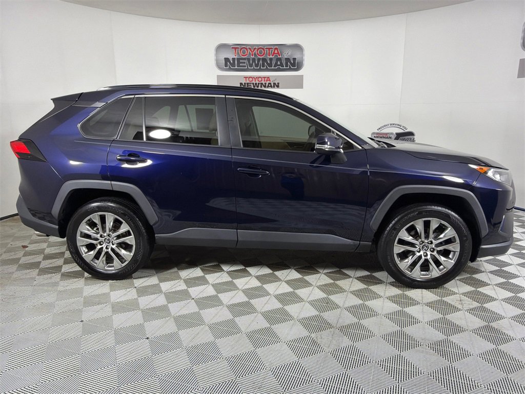 Used 2020 Toyota RAV4 XLE Premium image 3