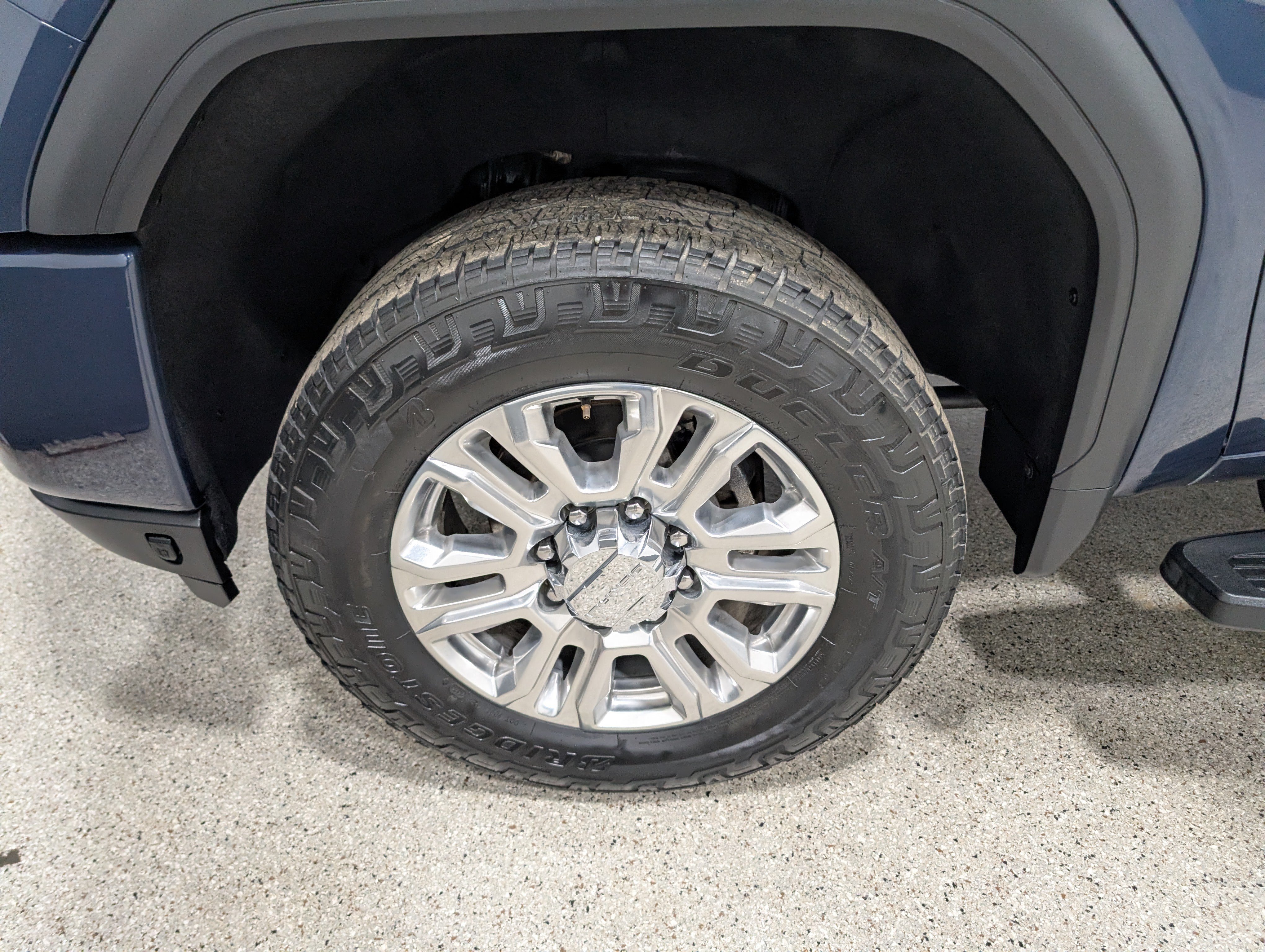 Used 2023 GMC Sierra 2500 Denali w/ Denali Ultimate Package AWD/4WD image 10
