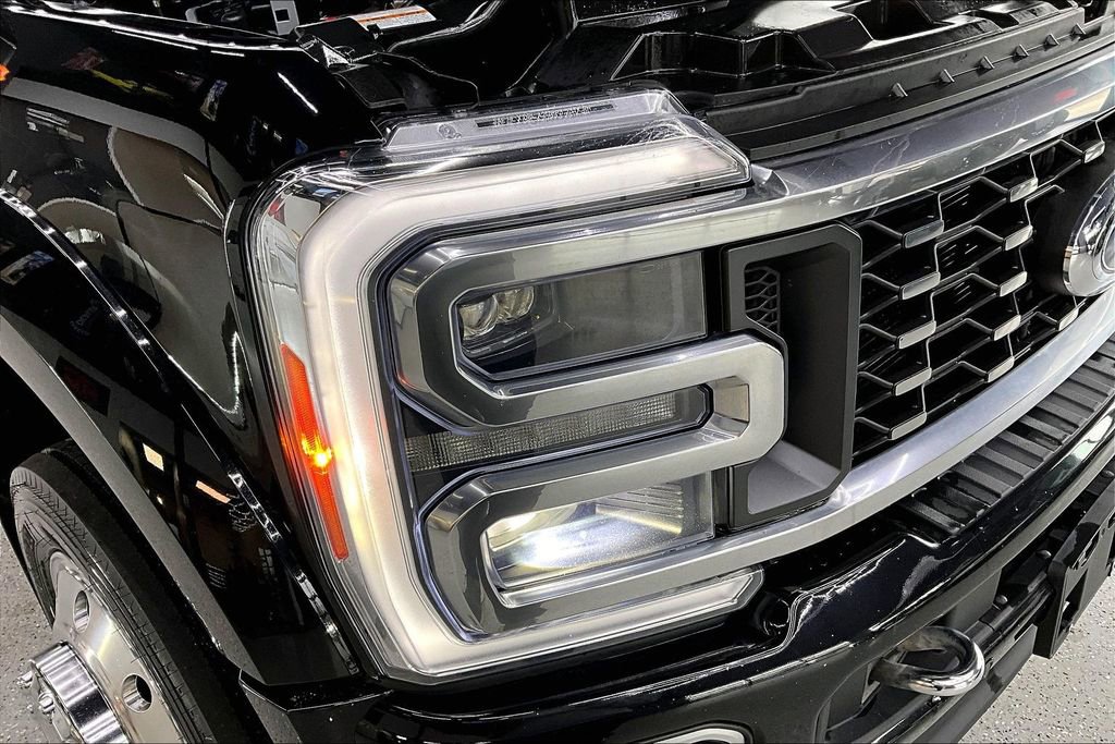 Used 2023 Ford F450 Platinum w/ FX4 Off-Road Package AWD/4WD image 34