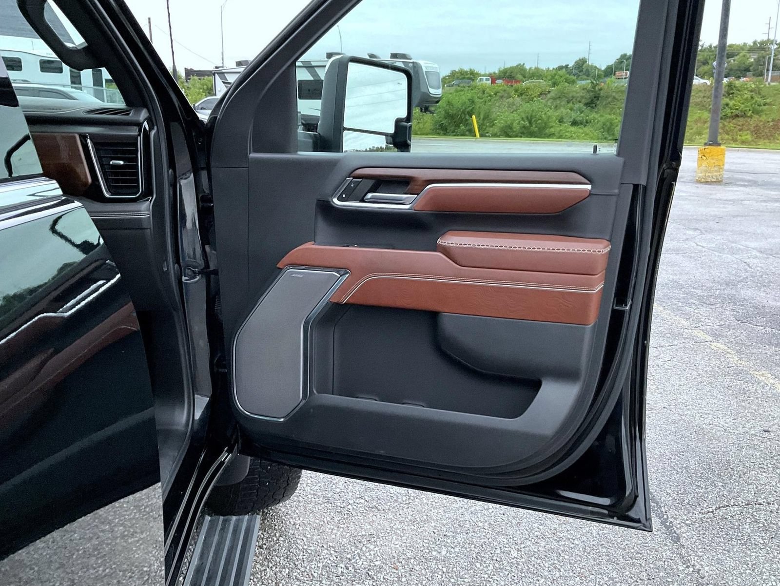 Certified 2024 GMC Sierra 2500 Denali Ultimate AWD/4WD image 16