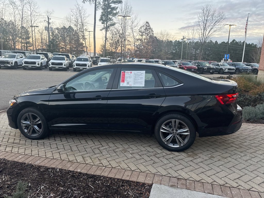 Used 2023 Volkswagen Jetta SE image 7