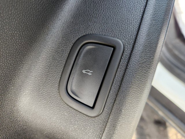 Used 2024 Chevrolet Traverse LT image 34