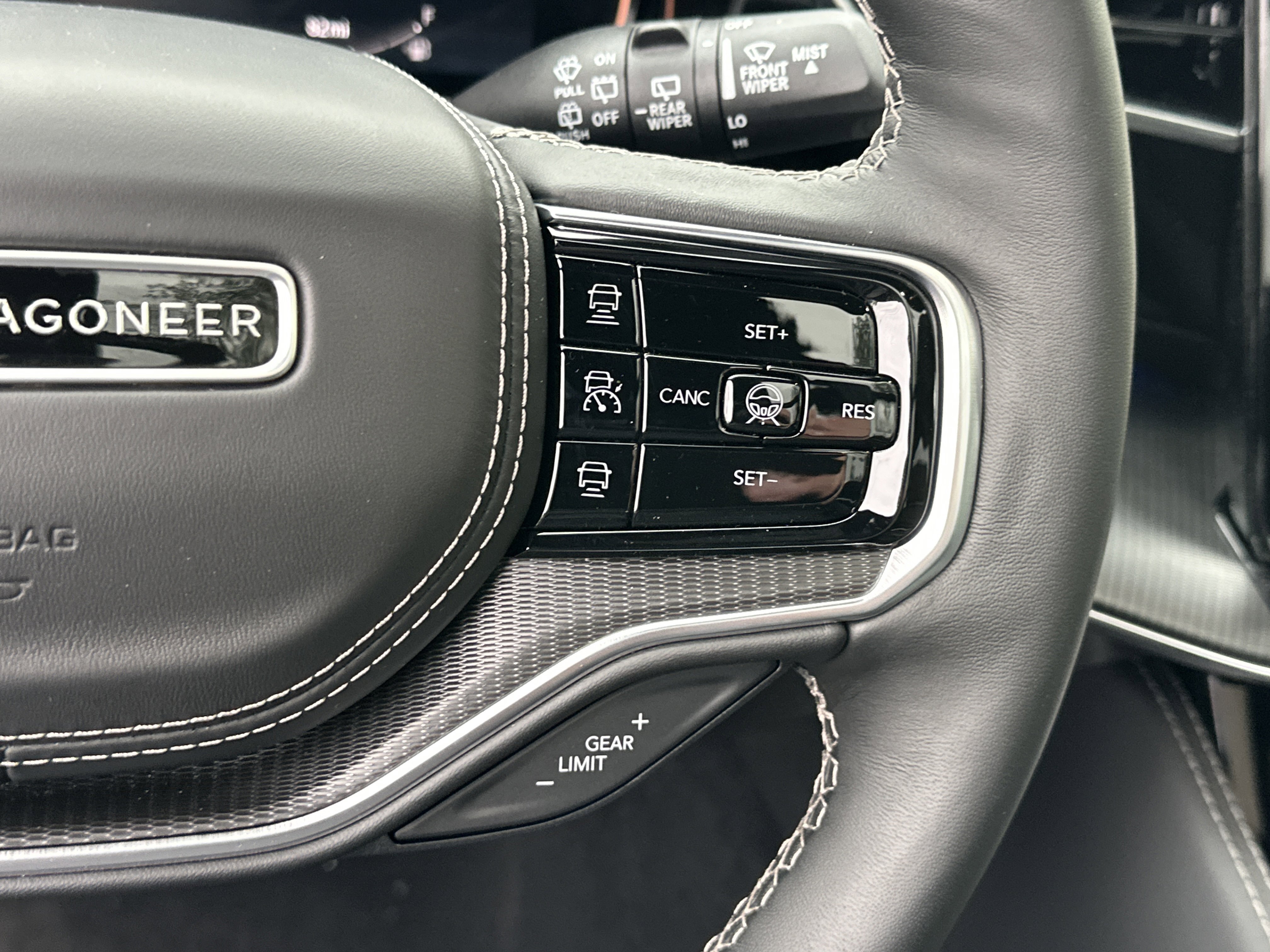 New 2026 Jeep Grand Wagoneer L Summit AWD/4WD image 8