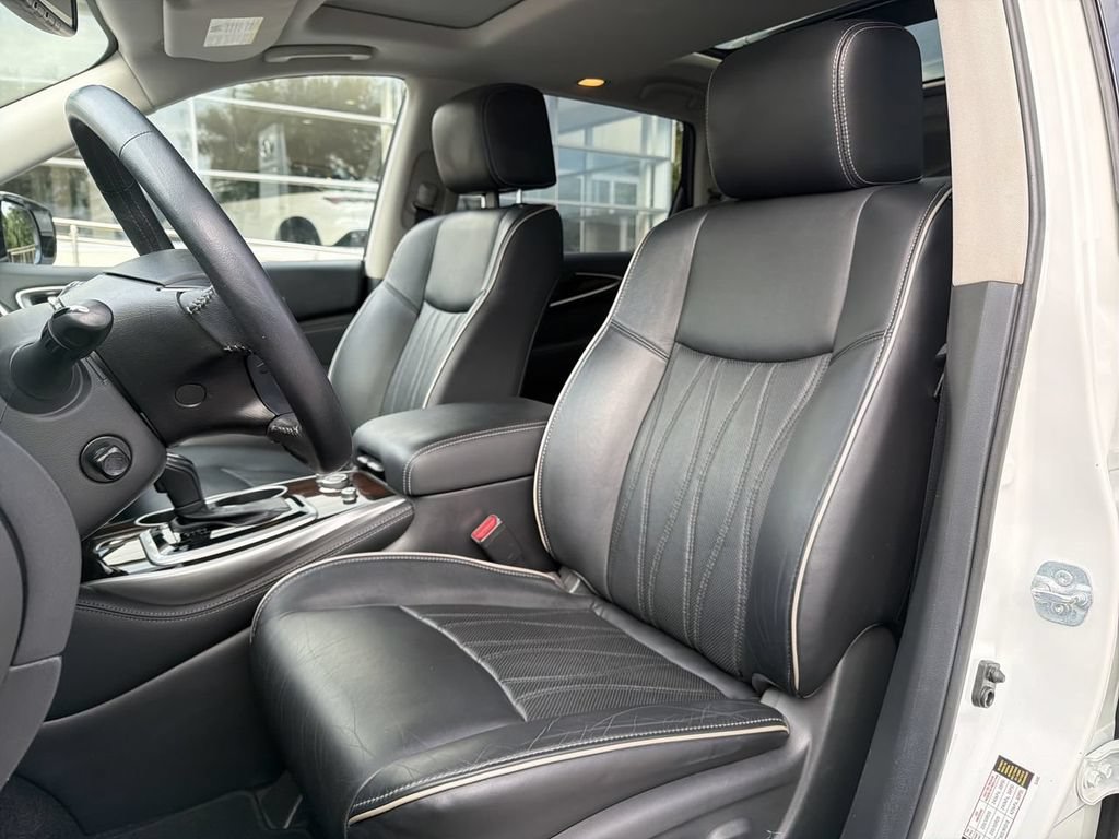 Used 2017 INFINITI QX60 Luxe w/ Deluxe Technology Package AWD/4WD image 15