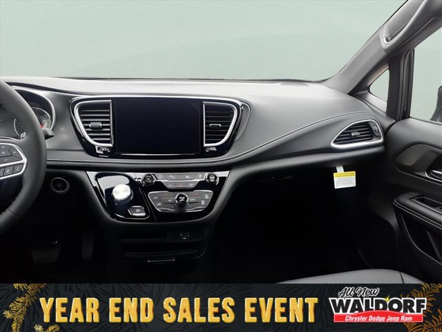 New 2026 Chrysler Pacifica Select image 13