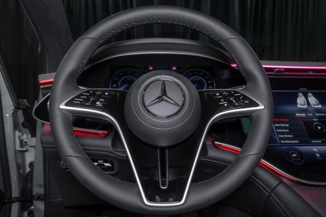 New 2026 Mercedes-Benz EQS 400 4MATIC SUV image 23
