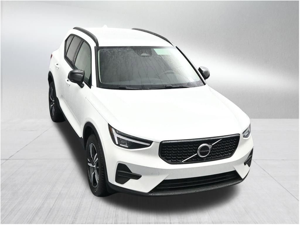 New 2026 Volvo XC40 B4 Core FWD image 19