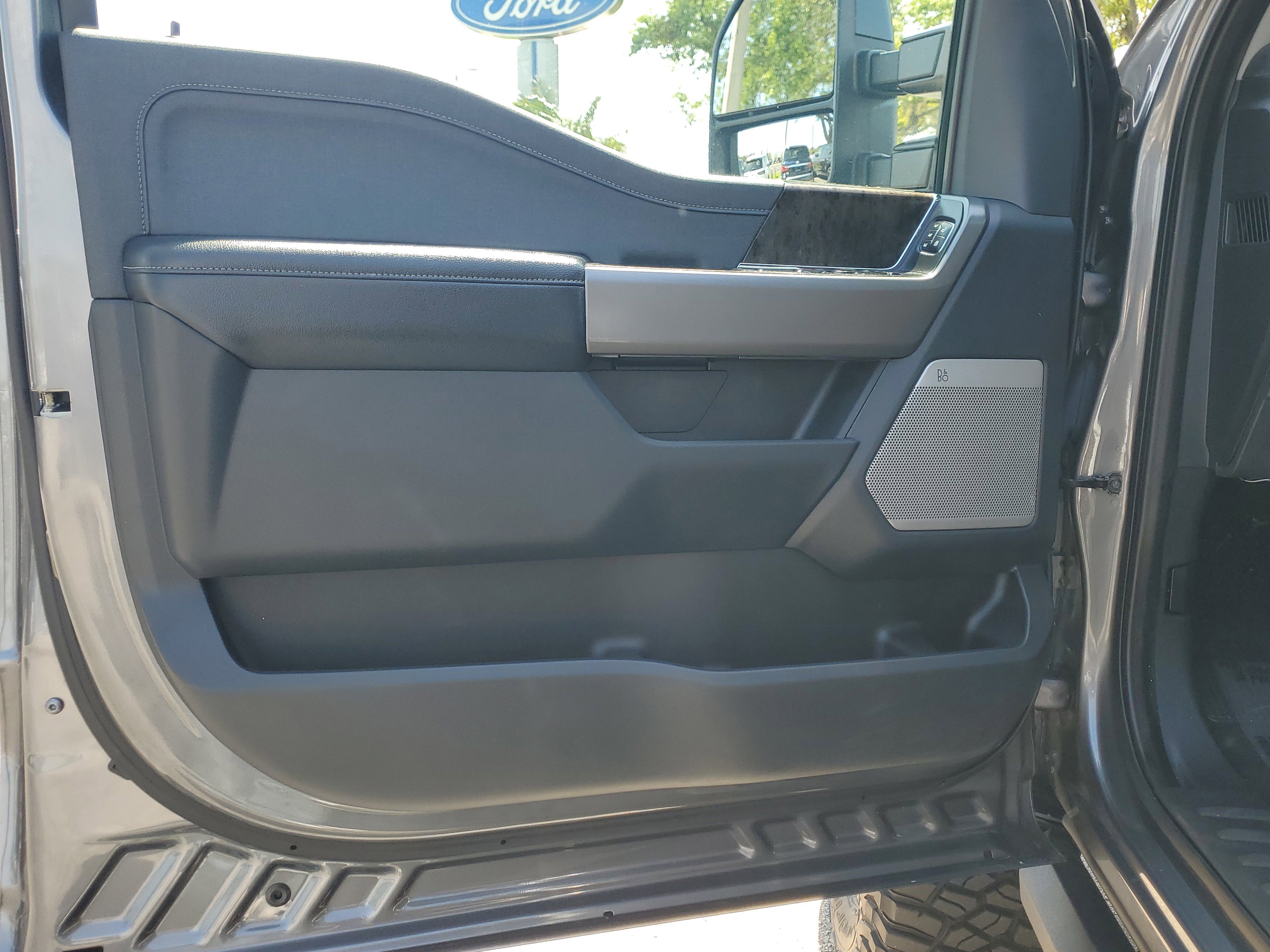 Used 2024 Ford F250 Lariat w/ Lariat Ultimate Package image 19