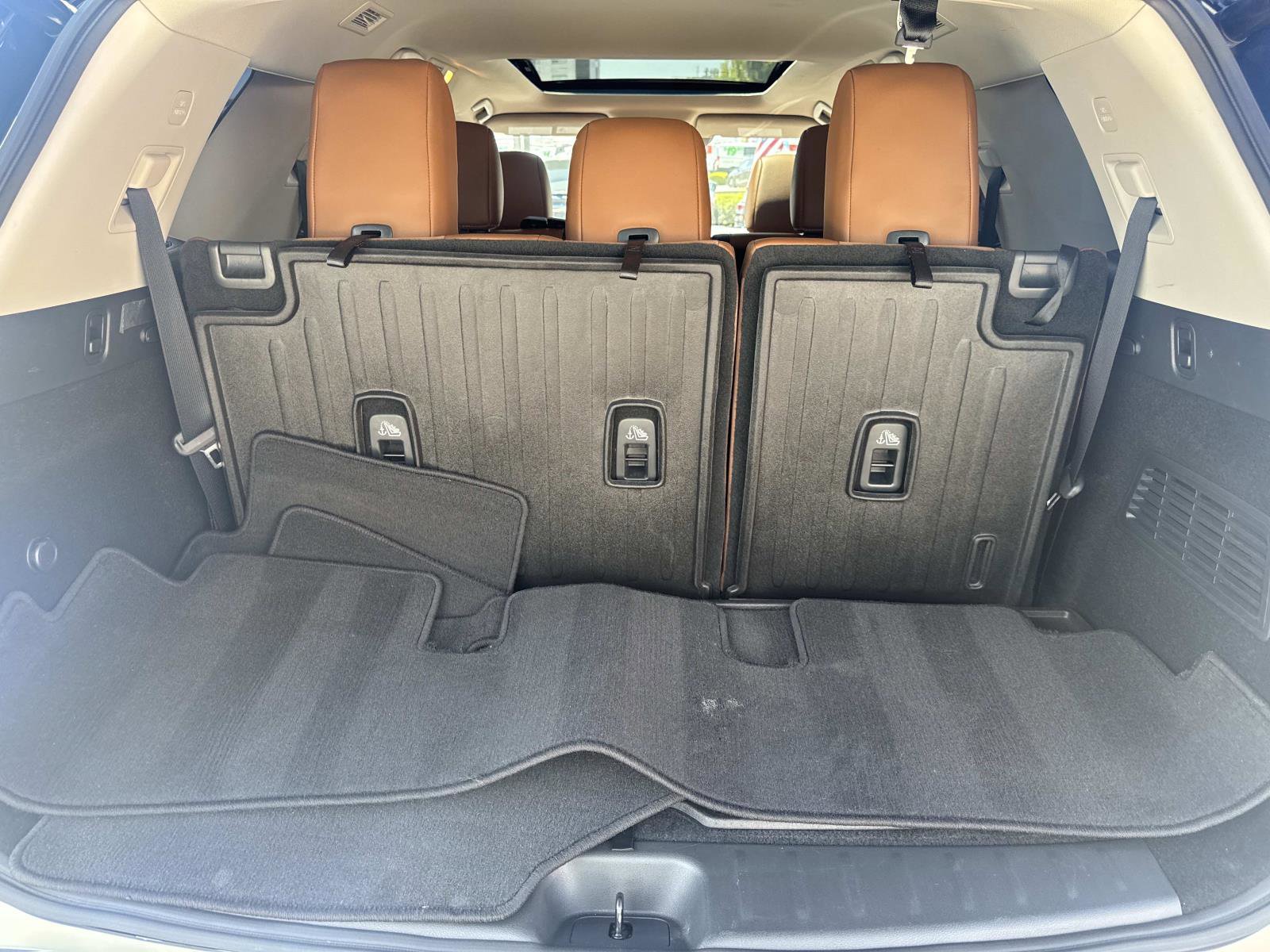 Used 2023 Nissan Pathfinder Platinum w/ Cargo Package AWD/4WD image 7