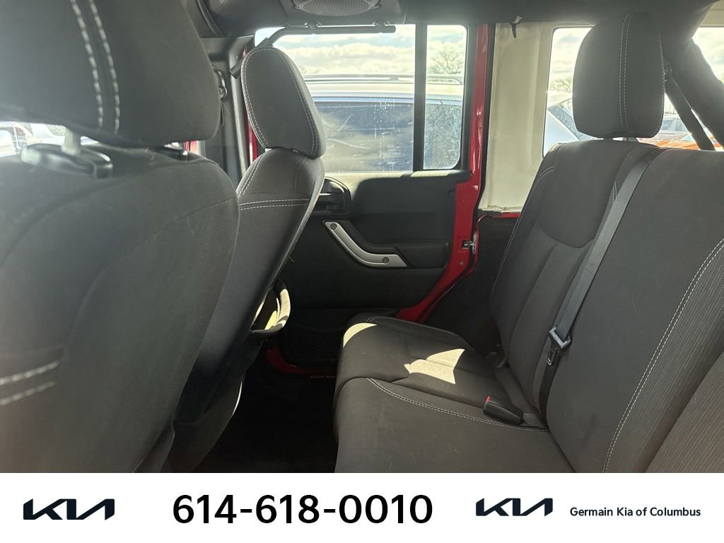 Used 2014 Jeep Wrangler Unlimited Sahara w/ Connectivity Group image 10