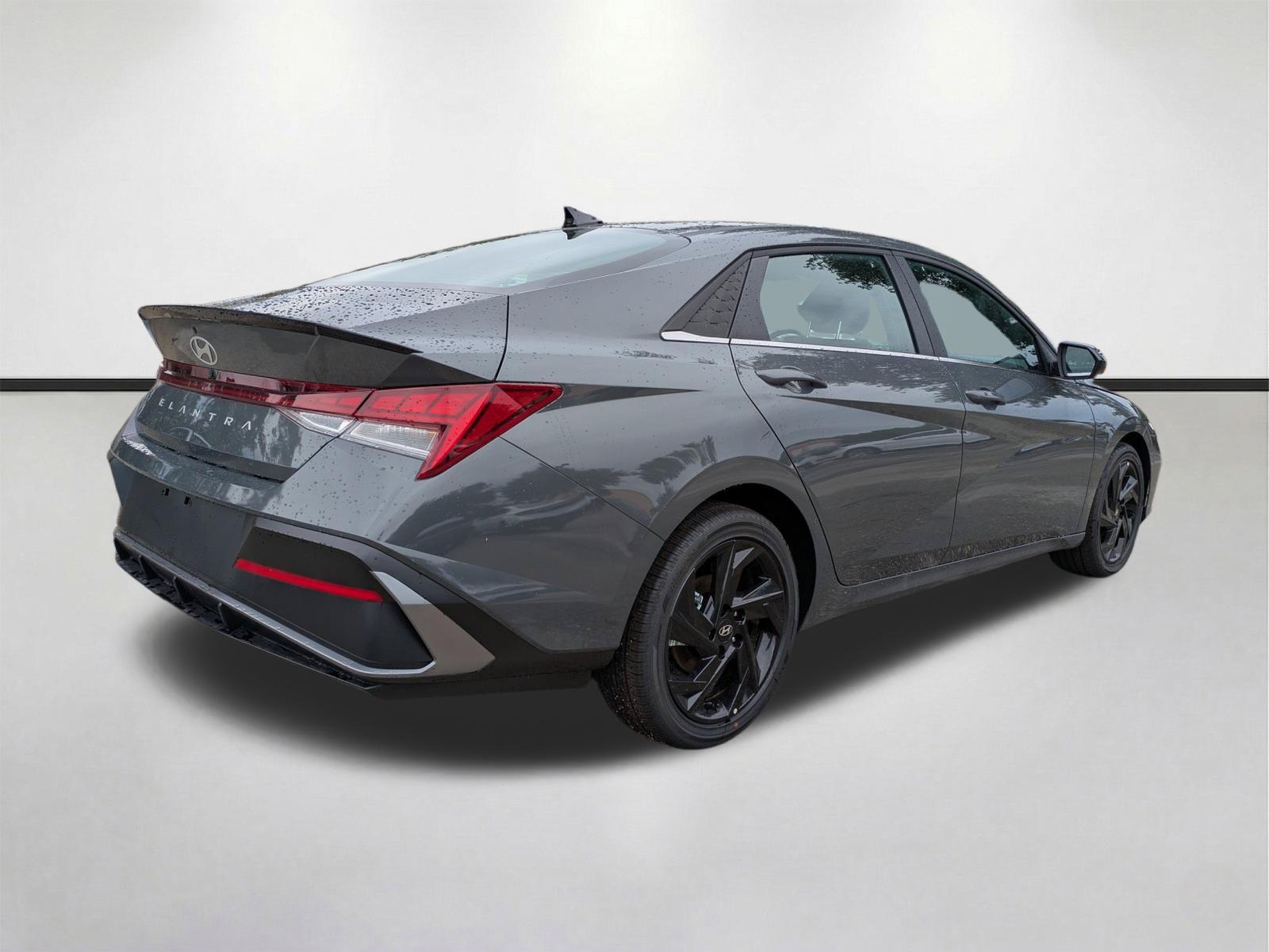 New 2026 Hyundai Elantra SEL Sport Premium FWD image 4
