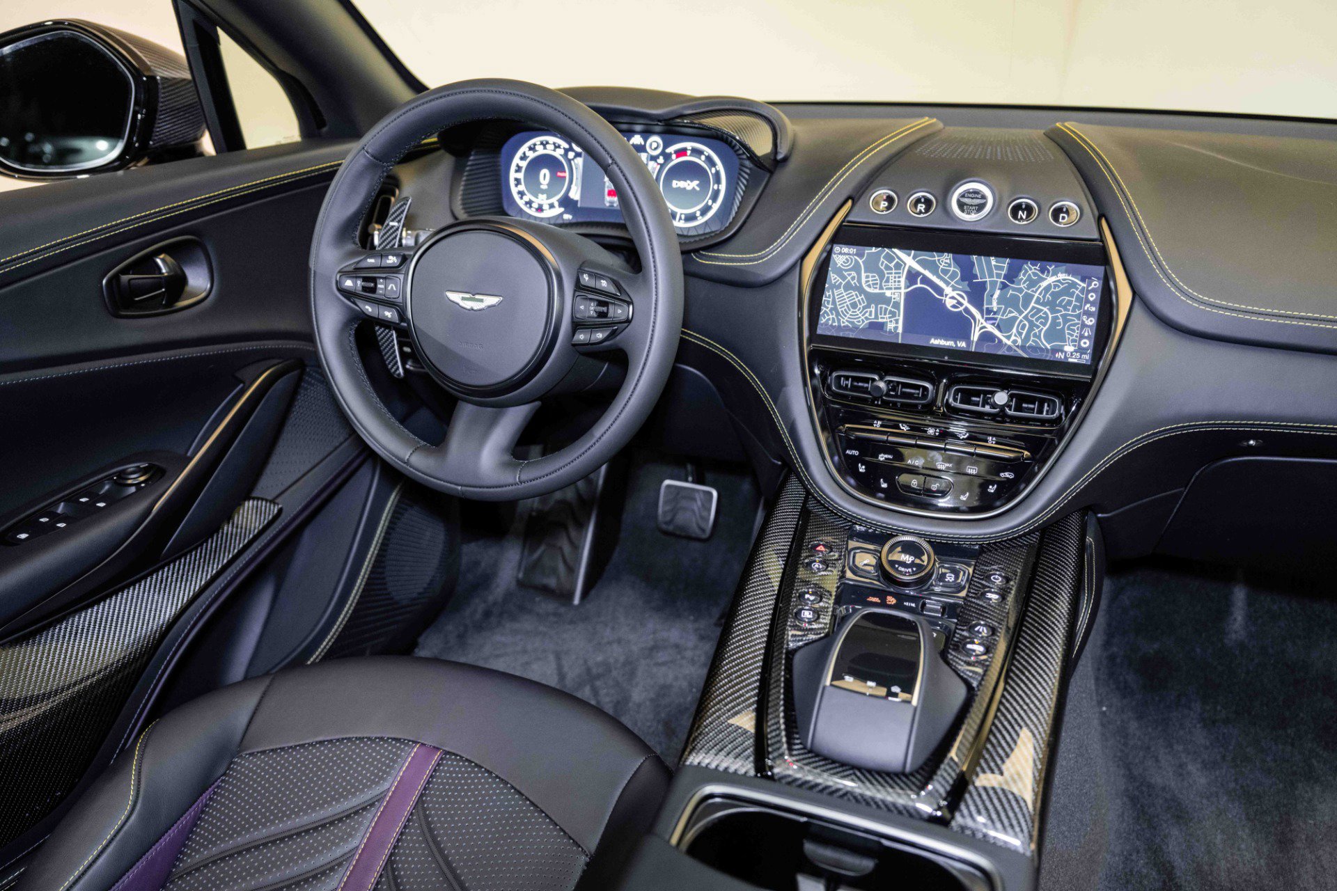 Used 2024 Aston Martin DBX 707 image 23