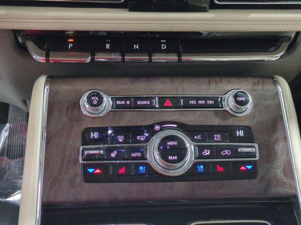 Certified 2020 Lincoln Aviator Reserve w/ Equipment Group 202A image 23