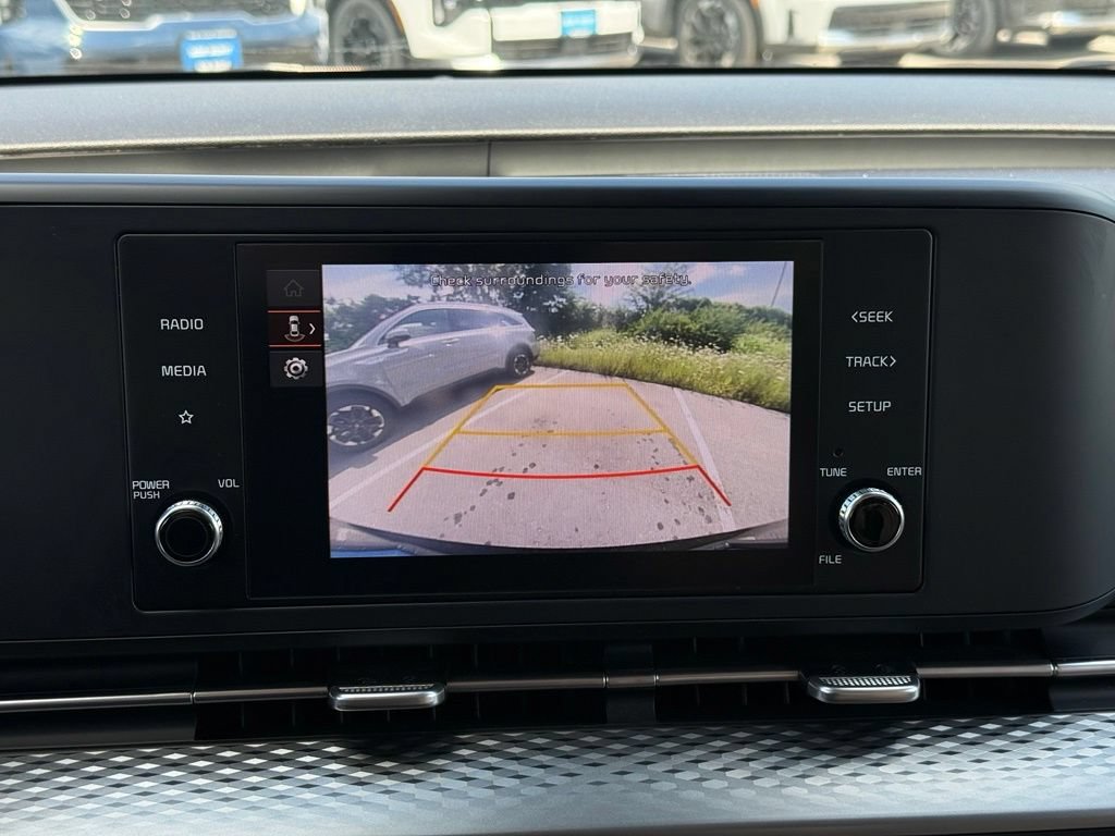 Used 2024 Kia Carnival LX FWD image 43