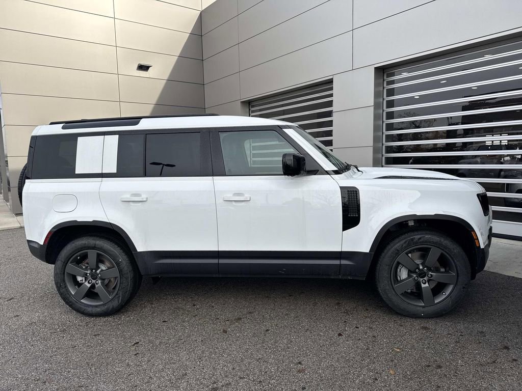 New 2026 Land Rover Defender 110 S image 7