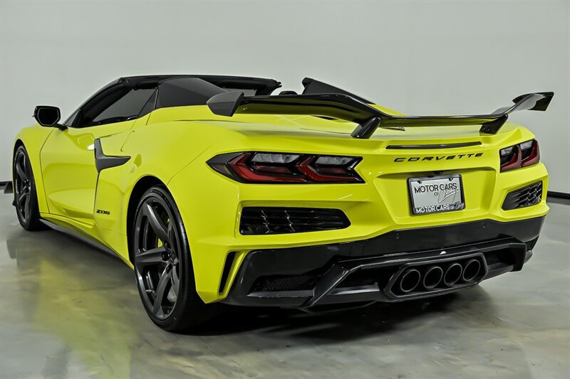 Used 2024 Chevrolet Corvette Z06 w/ Z07 Performance Package RWD image 8