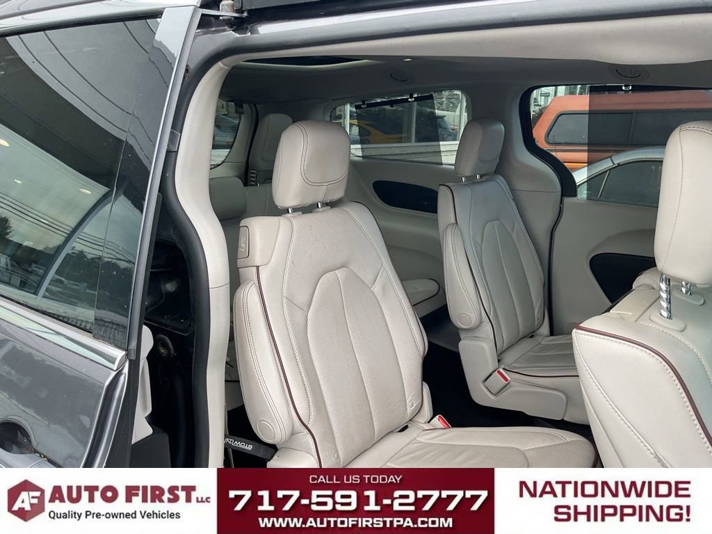 Used 2019 Chrysler Pacifica Touring-L w/ Advanced Safetytec Group FWD image 13