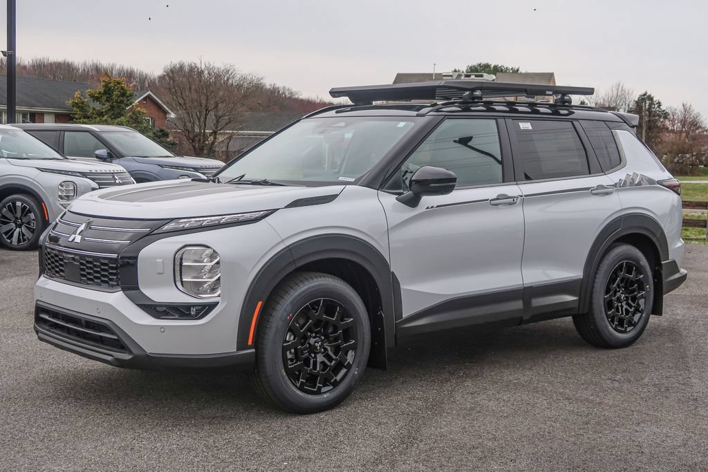 New 2026 Mitsubishi Outlander AWD image 3