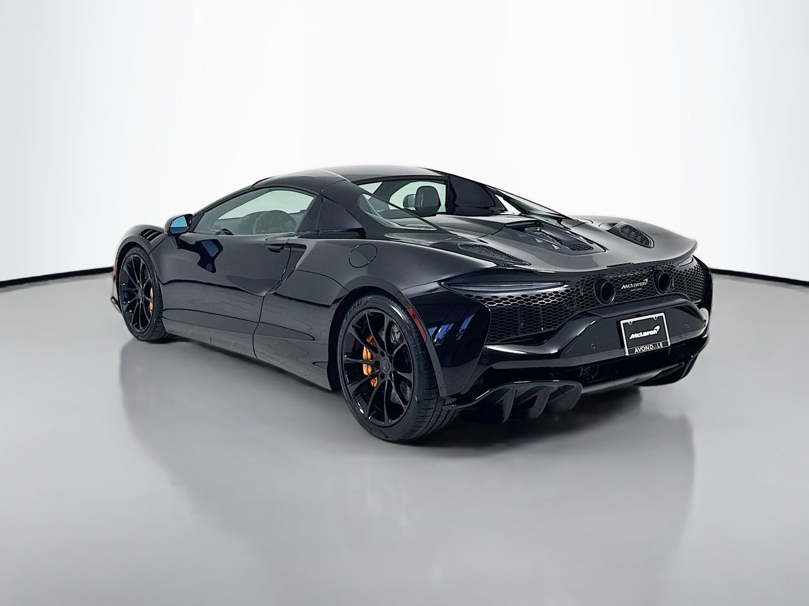 Used 2025 McLaren Artura Spider image 5