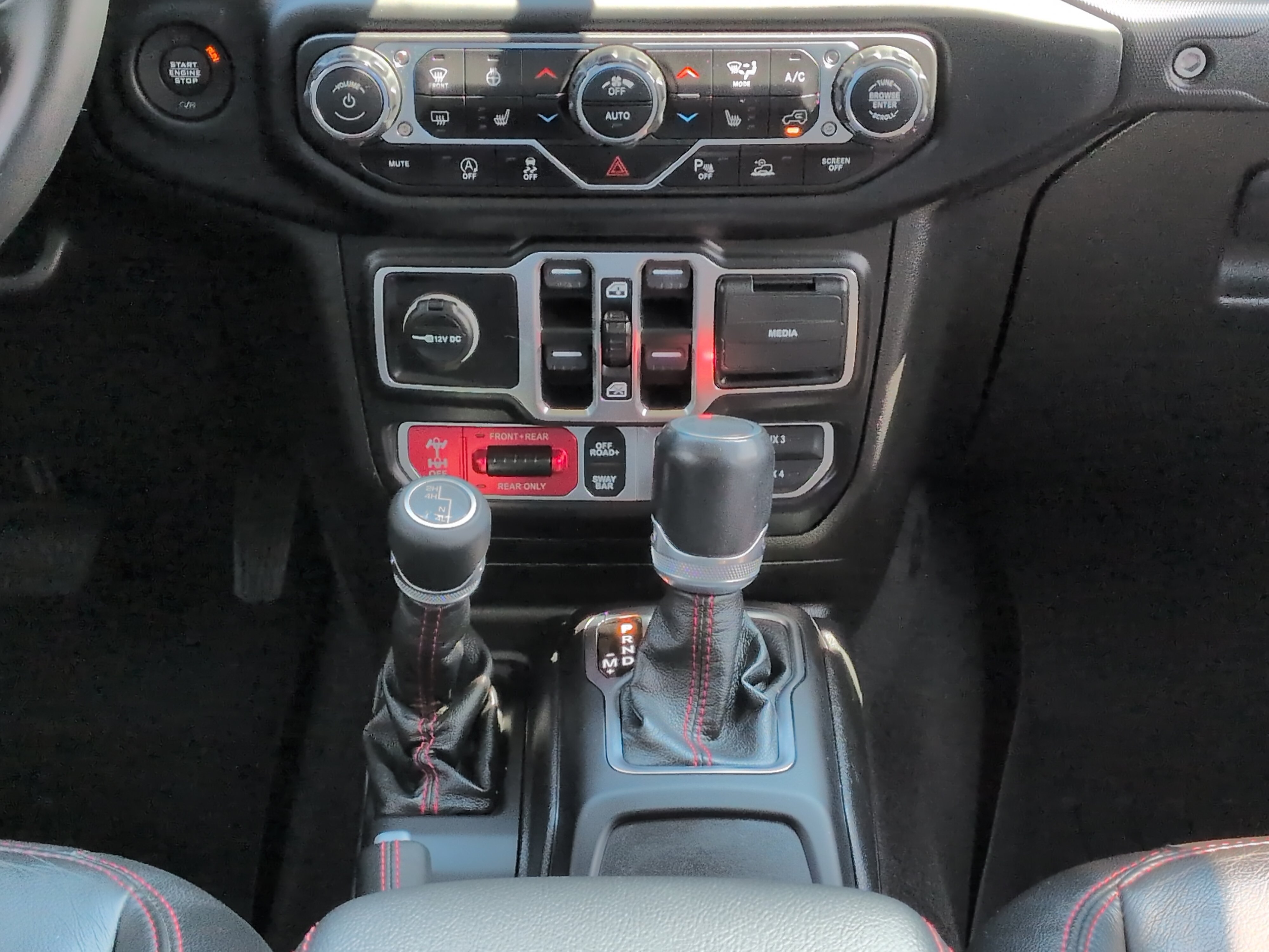 Used 2020 Jeep Gladiator Rubicon AWD/4WD image 17