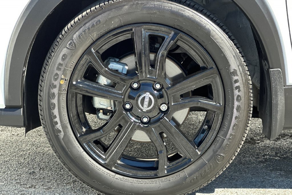Certified 2024 Nissan Kicks SR w/ SR Premium Package FWD image 26