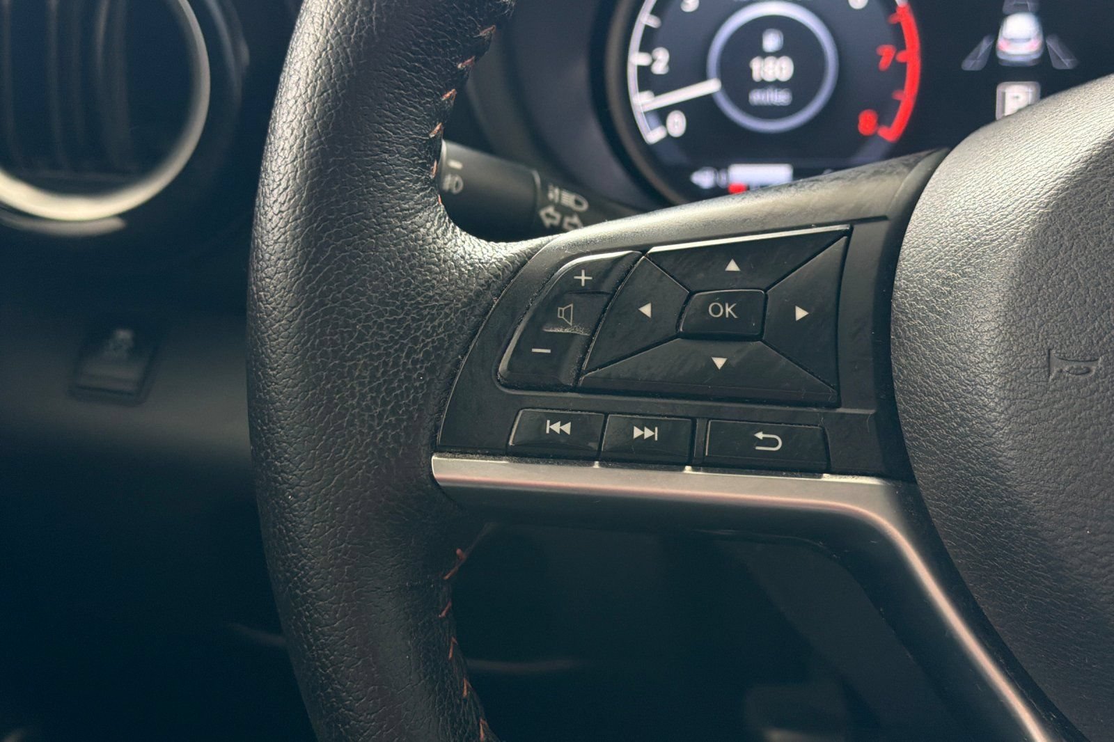 Used 2019 Nissan Kicks SR FWD image 26