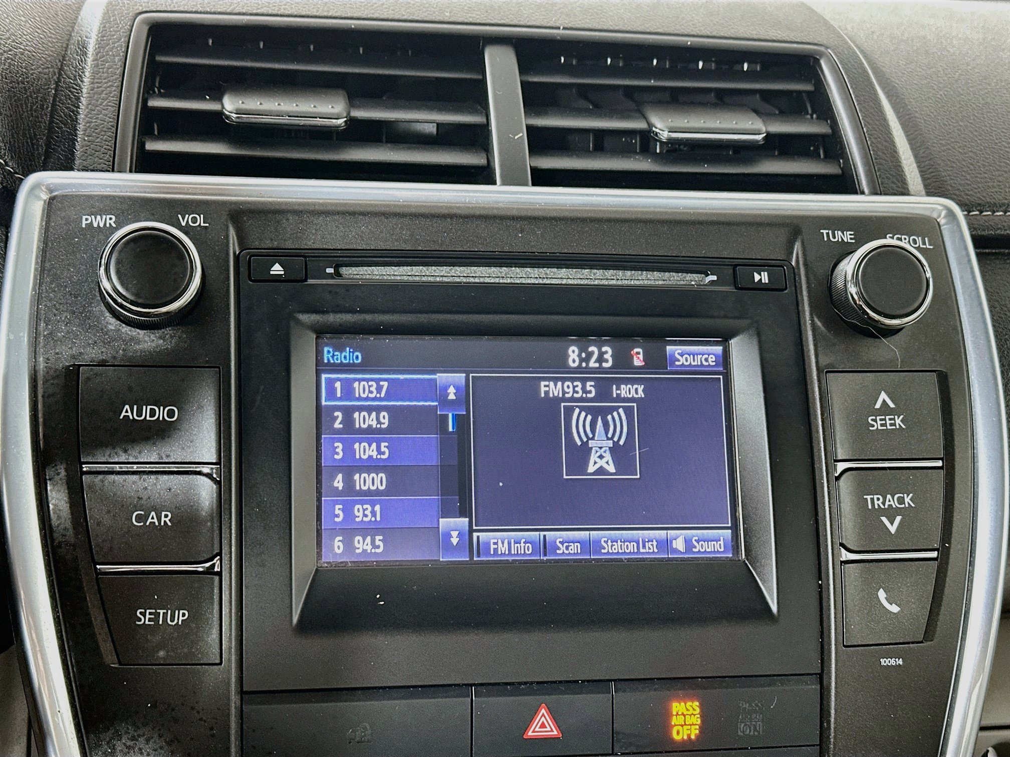 Used 2016 Toyota Camry LE FWD image 14