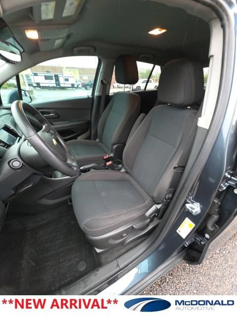Used 2021 Chevrolet Trax LS w/ Tint and Cruise Package AWD/4WD image 11