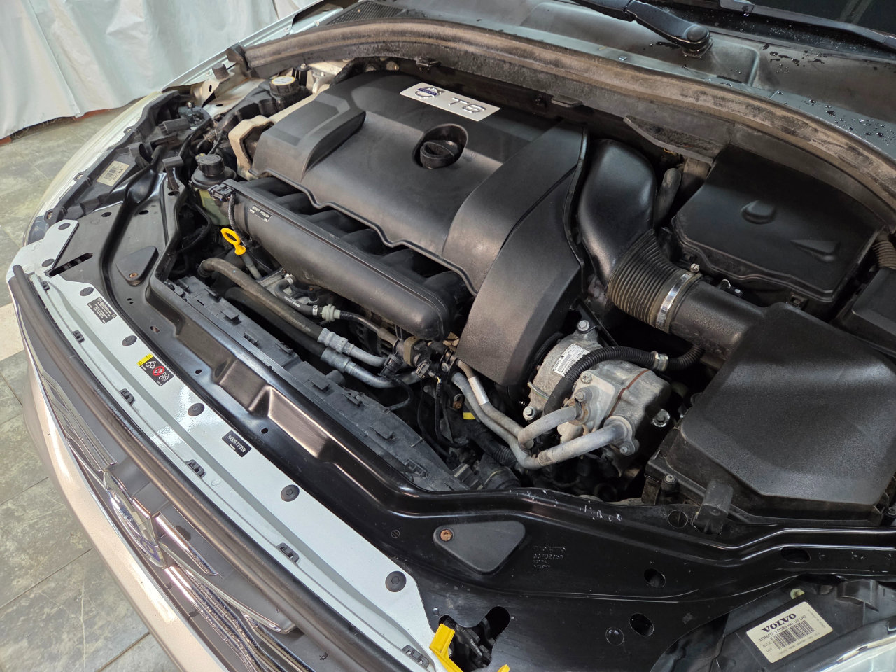 Used 2015 Volvo XC60 T6 image 8