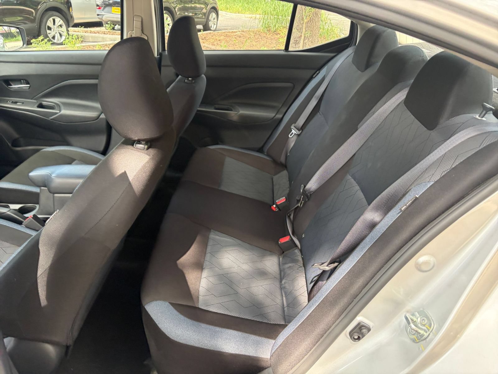 Used 2025 Nissan Versa SV FWD image 35