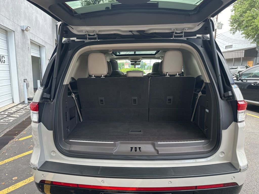 Used 2024 Lincoln Navigator Reserve image 24