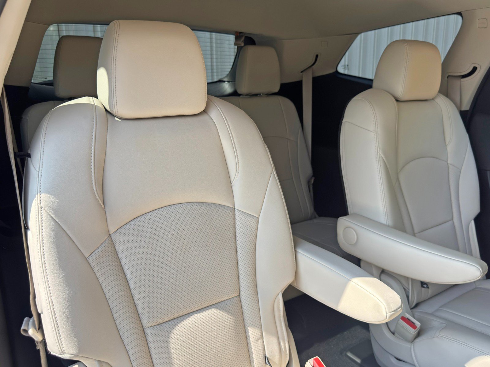 Used 2023 Buick Enclave Essence w/ Experience Buick Package FWD image 36
