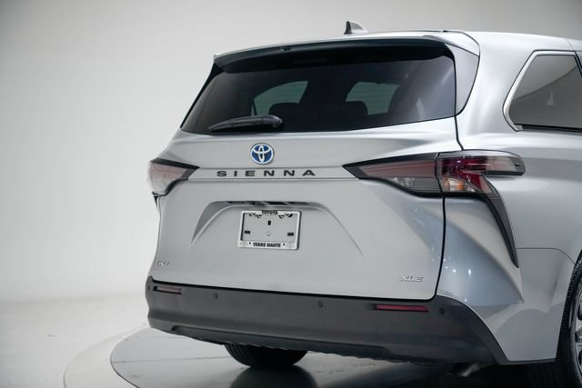 Used 2025 Toyota Sienna XLE FWD image 12