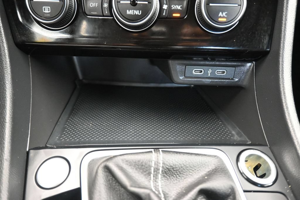Used 2024 Volkswagen Jetta SE FWD image 20