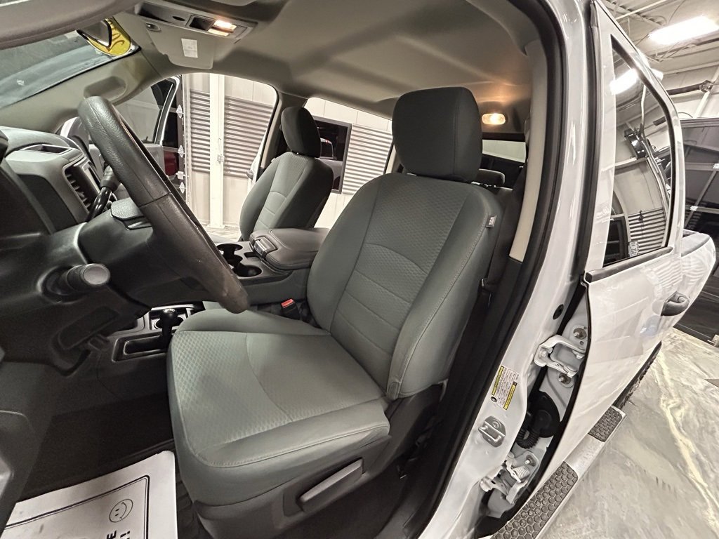 Used 2018 RAM 2500 Tradesman w/ Chrome Appearance Group image 8