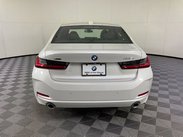 Certified 2025 BMW 330i xDrive Sedan w/ Convenience Package AWD/4WD image 5