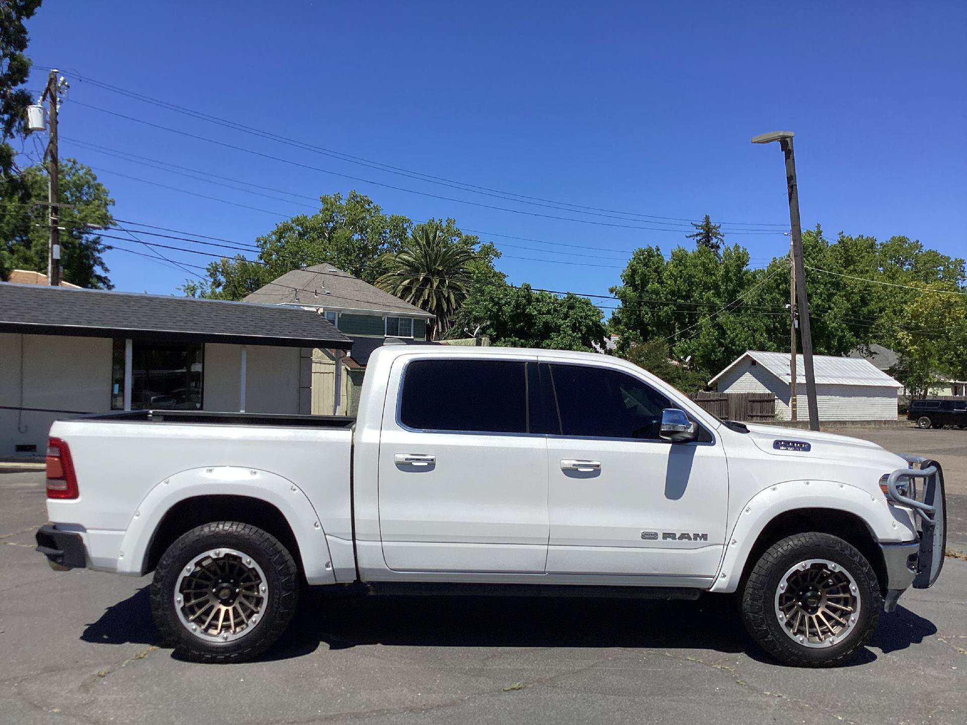 Used 2019 RAM 1500 Limited AWD/4WD image 2