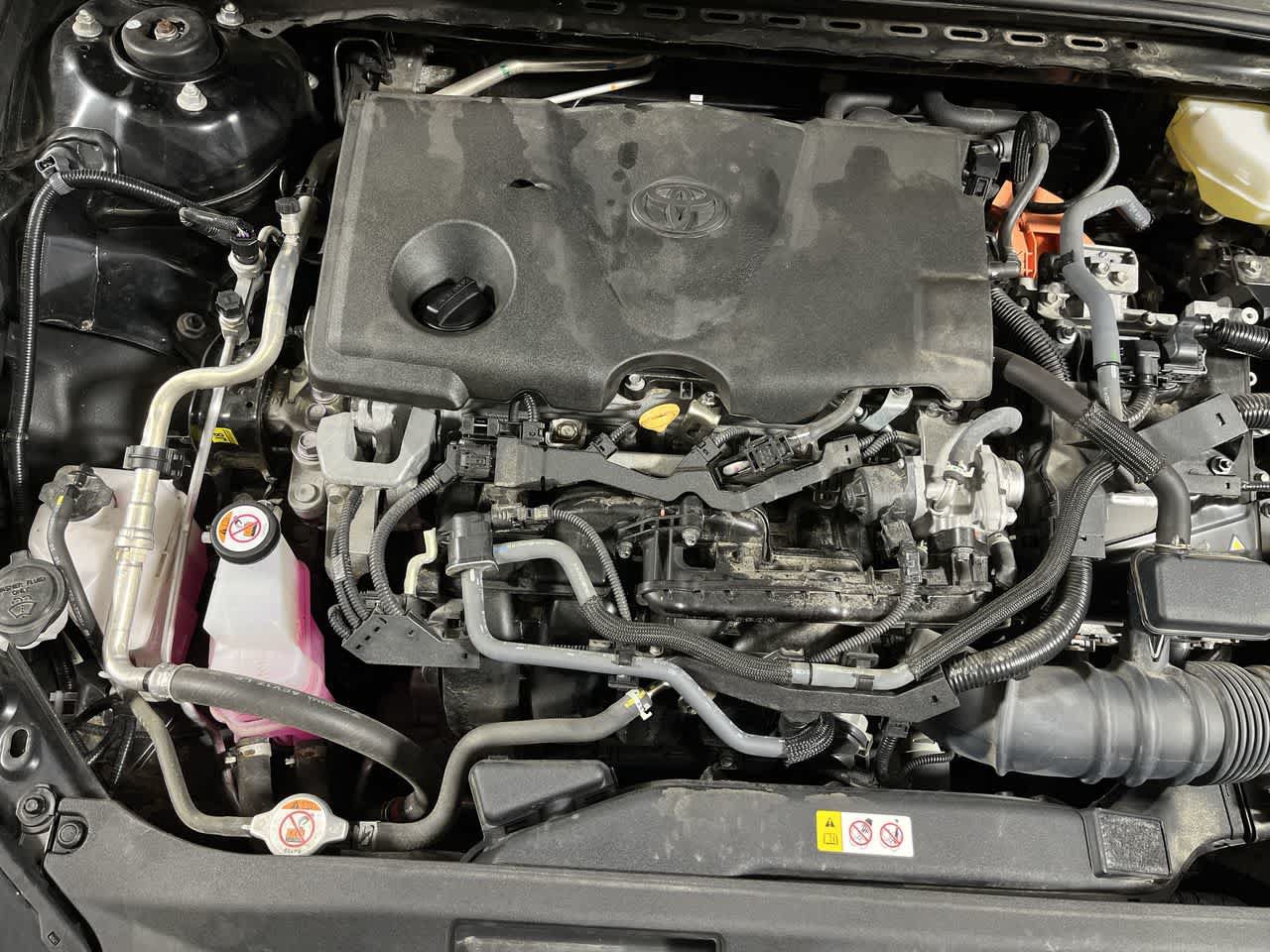 Used 2025 Toyota Camry LE FWD image 12