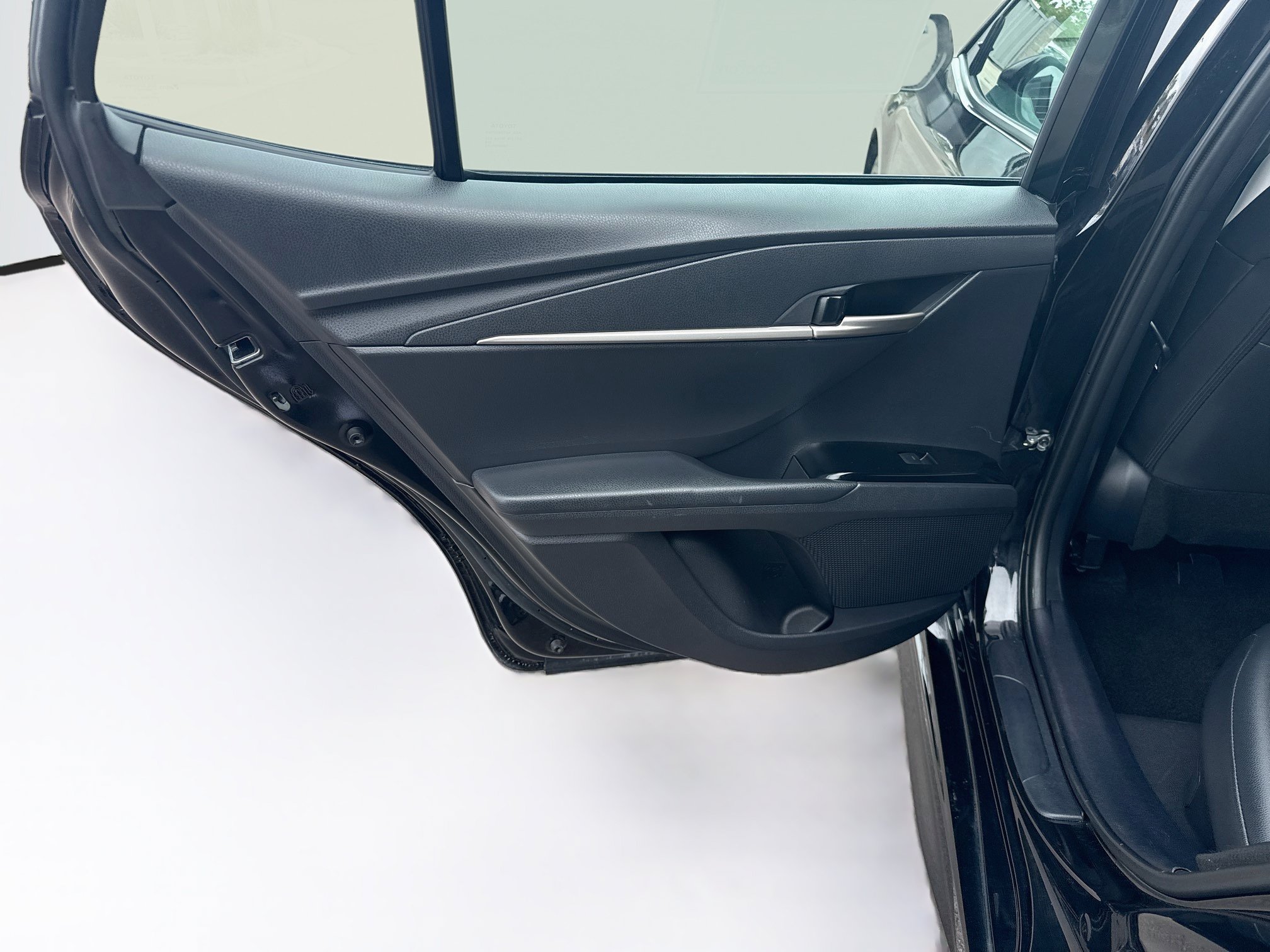 Used 2025 Toyota Camry SE FWD image 26
