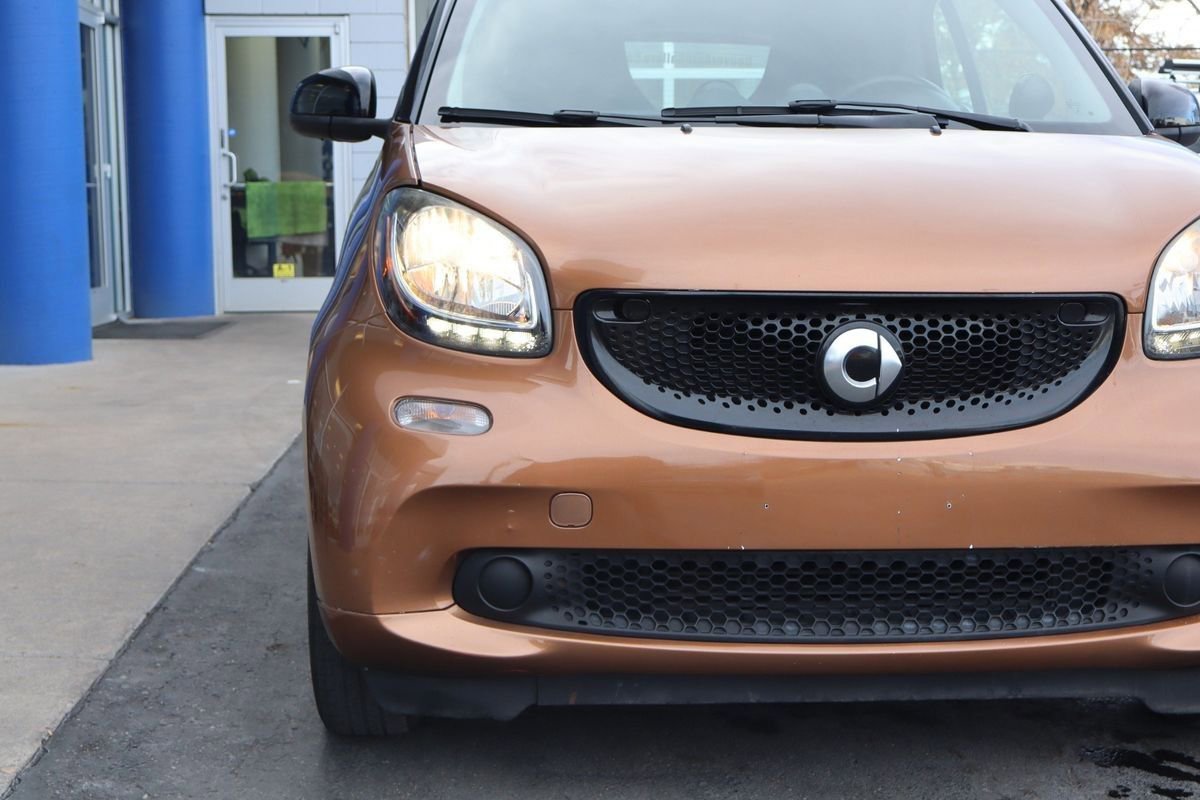 Used 2016 smart fortwo passion image 21