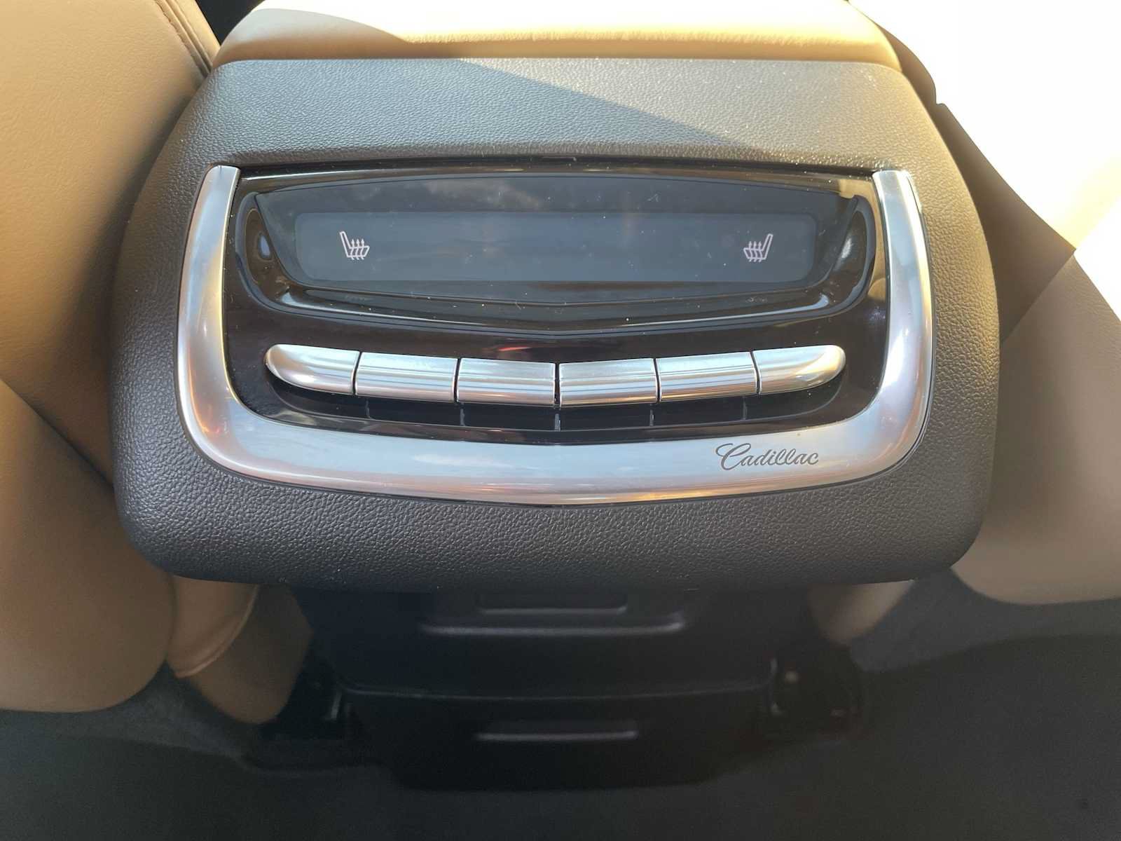 Used 2024 Cadillac XT6 Premium Luxury w/ Platinum Package AWD/4WD image 23