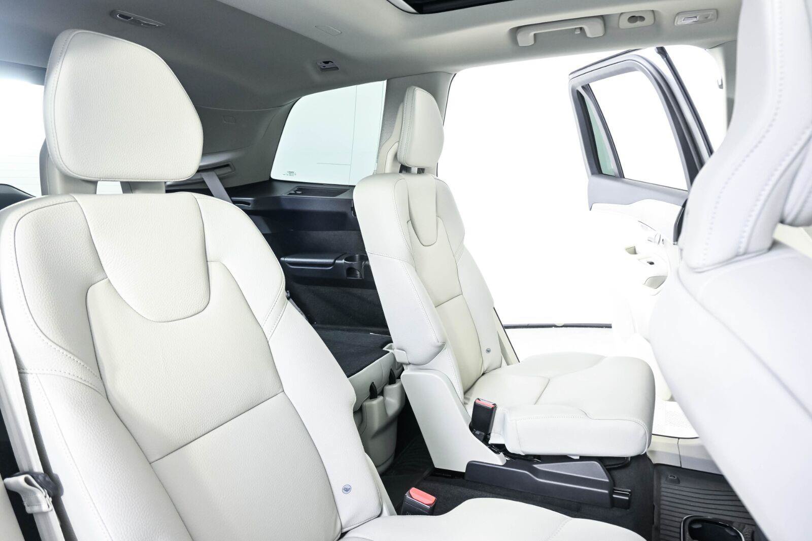 Used 2024 Volvo XC90 T8 Plus w/ Protection Package Premier AWD/4WD image 20
