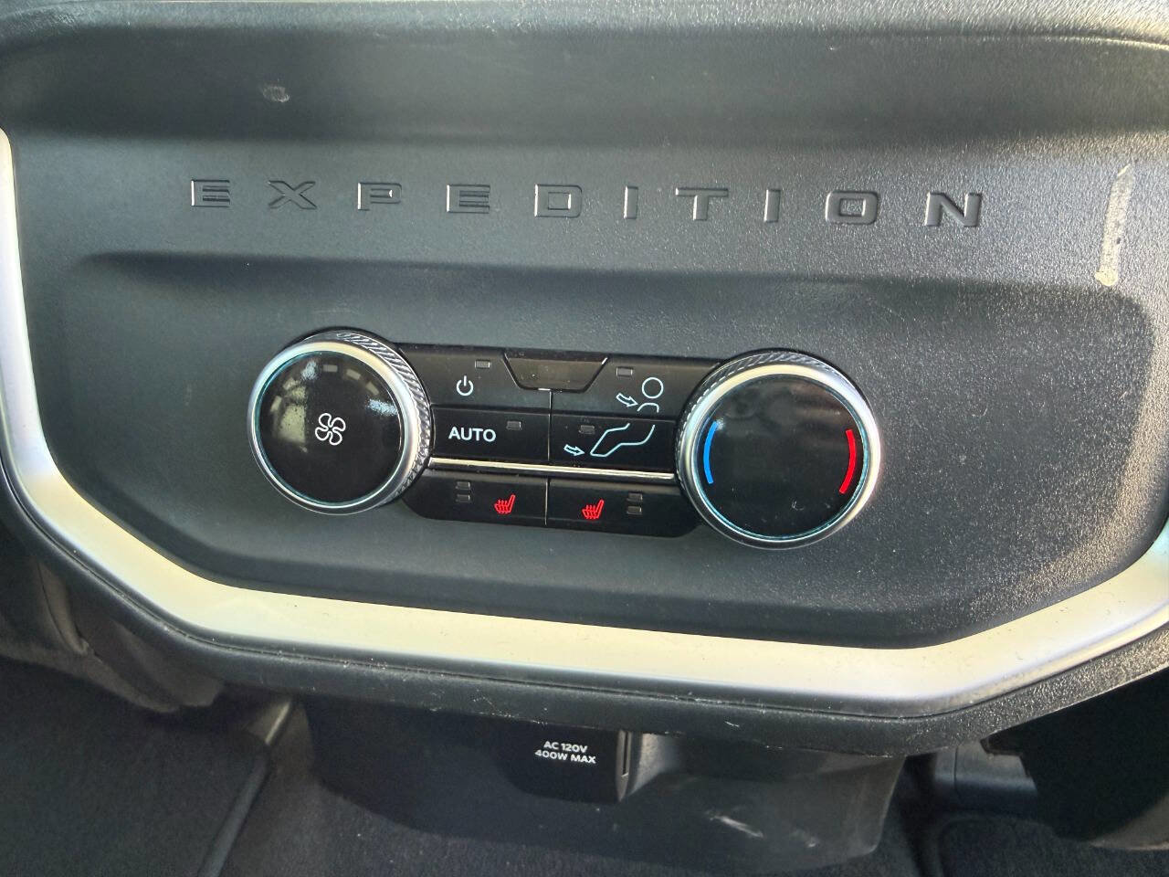 Used 2025 Ford Expedition Max Platinum image 26