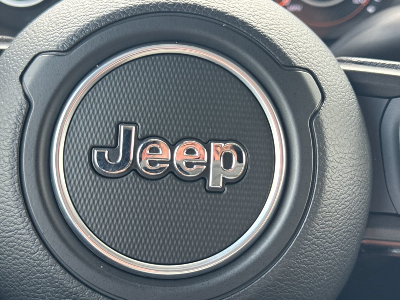 Used 2025 Jeep Gladiator Sport AWD/4WD image 27