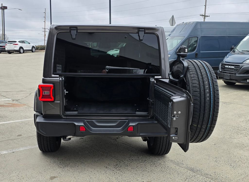 Used 2025 Jeep Wrangler Unlimited Sahara w/ Safety Group image 12