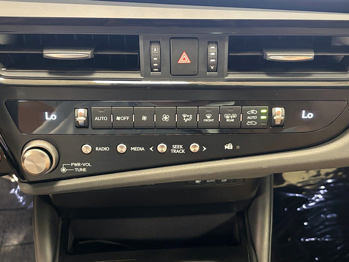 Used 2024 Lexus ES 250 w/ Premium Package AWD/4WD image 27