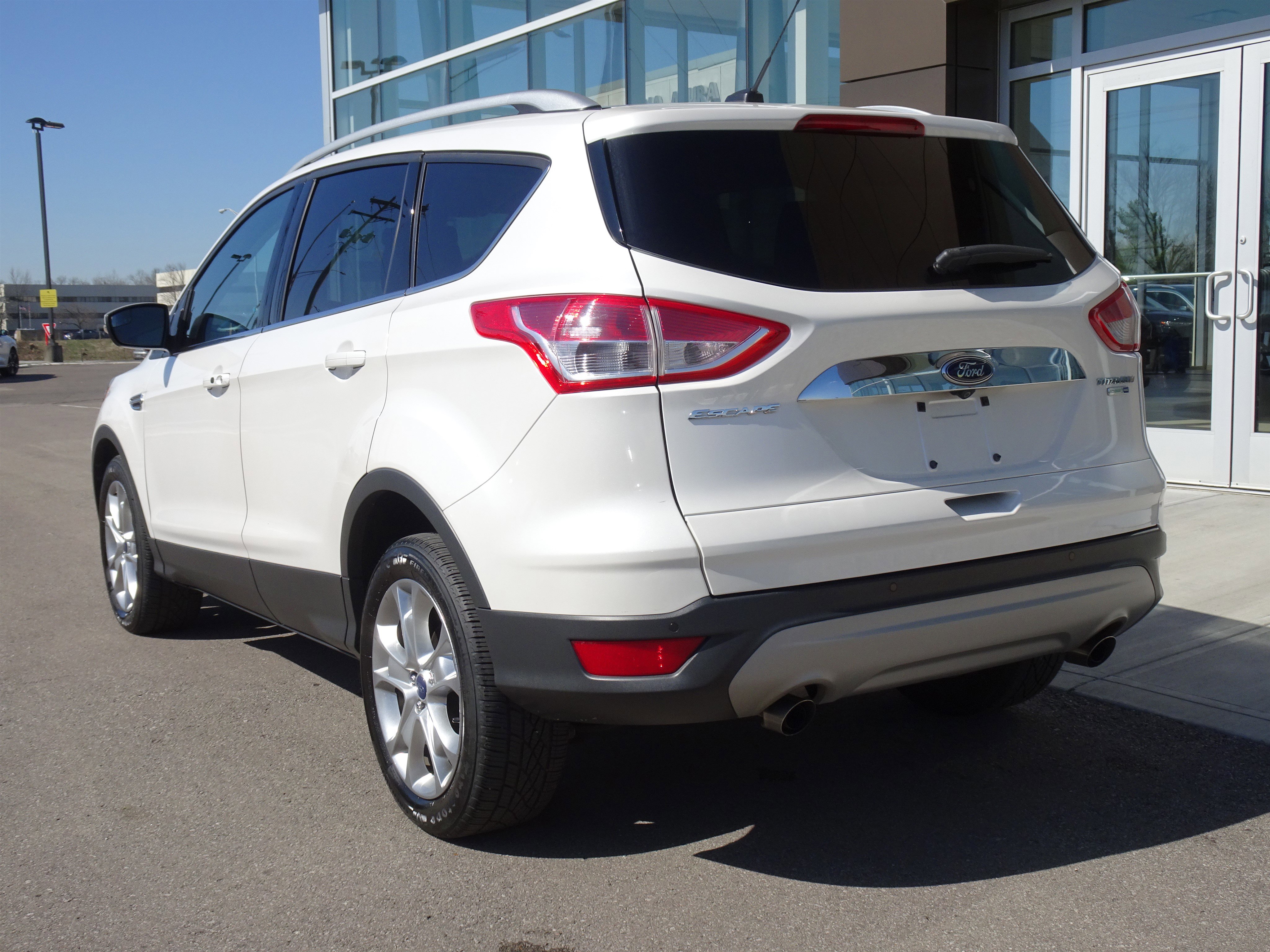 Used 2015 Ford Escape Titanium image 3