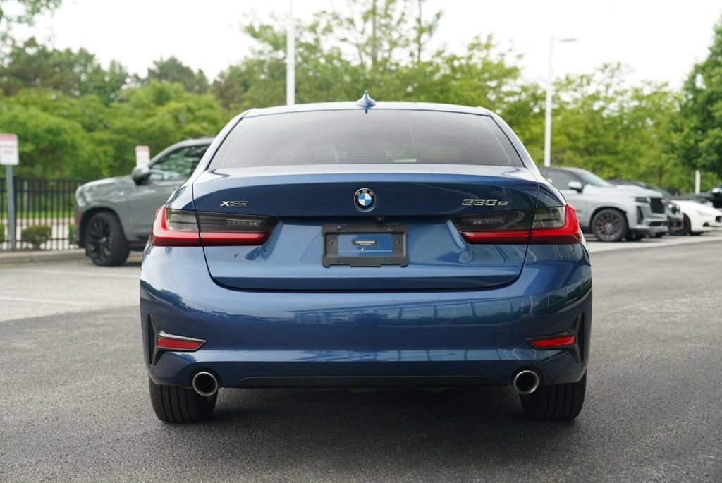 Used 2021 BMW 330e xDrive AWD/4WD image 9