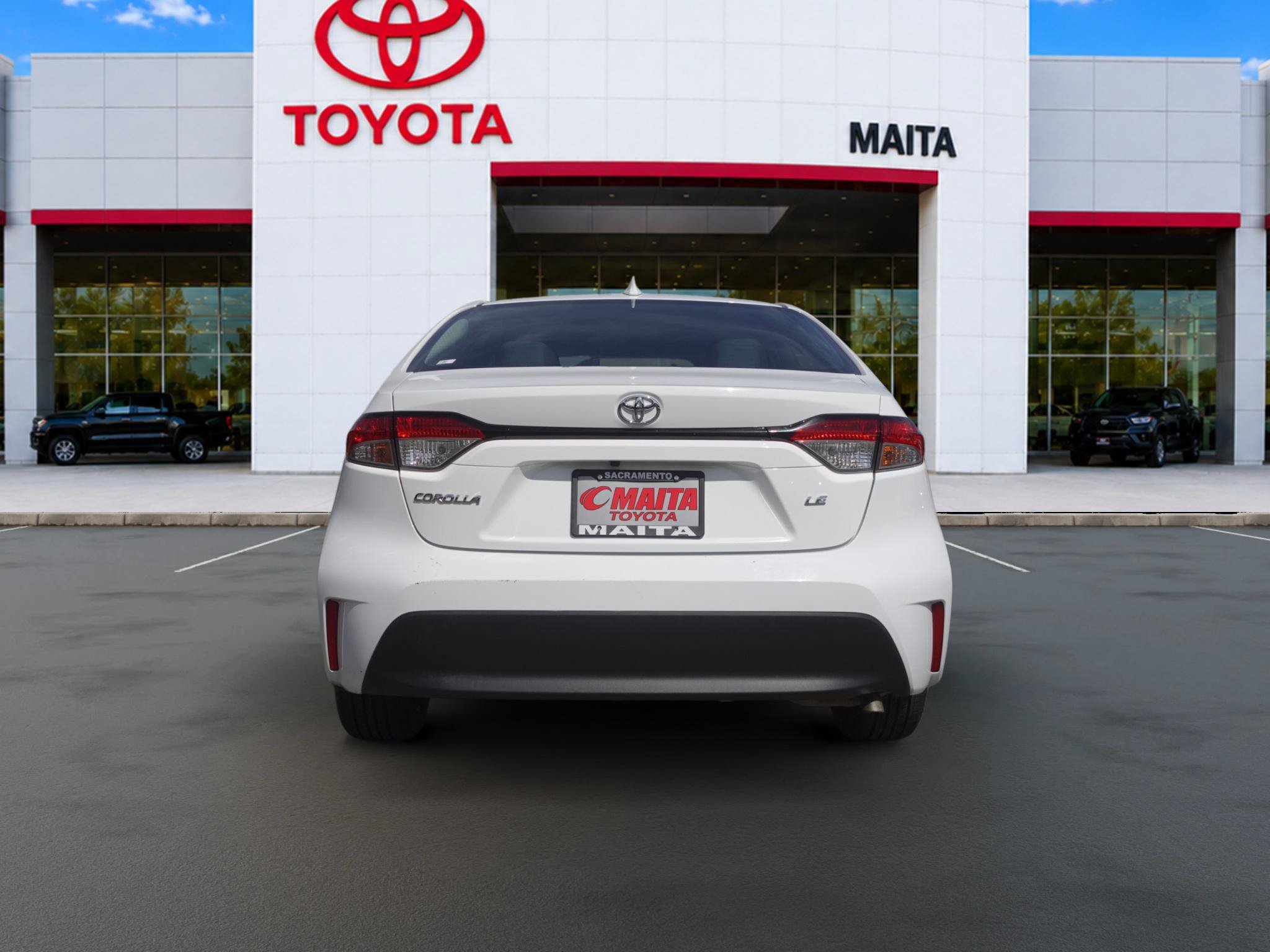 Used 2025 Toyota Corolla LE FWD image 4