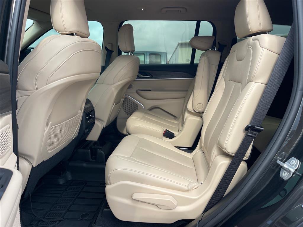 Used 2021 Jeep Grand Cherokee L Limited image 11